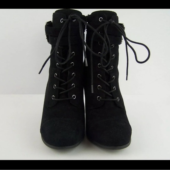 Wild Diva Shoes - Wild Dive Women's Size 10 Just Fab Ankle Booties Lace up Buckles Faux Suede